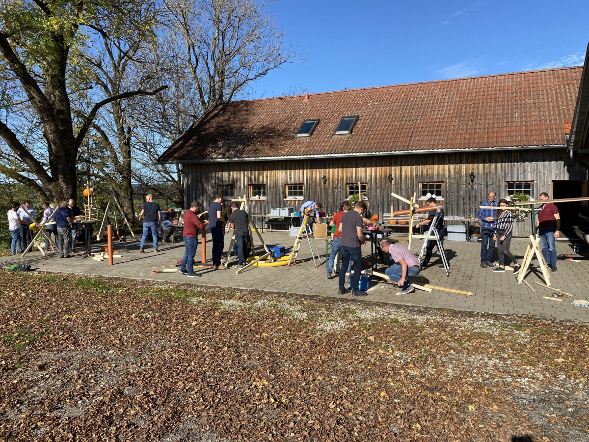 Outdoor team building – mastering challenges and growing together